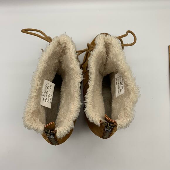 Not Rated Faux Fur Lined and Suede Brown Lace Front Zip Heel Boots Sz 8 - Picture 10 of 15